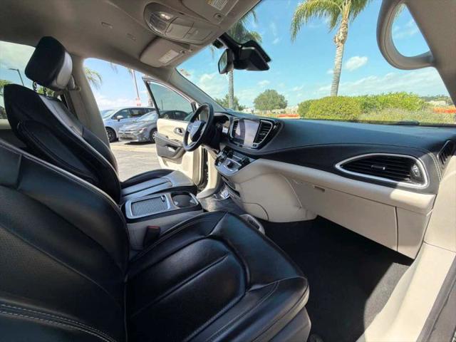 2023 Chrysler Pacifica Hybrid Touring L