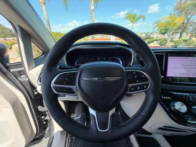 2023 Chrysler Pacifica Hybrid Touring L
