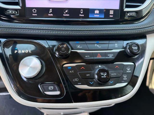 2023 Chrysler Pacifica Hybrid Touring L
