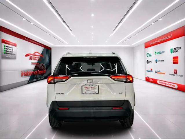 2020 Toyota RAV4 LE