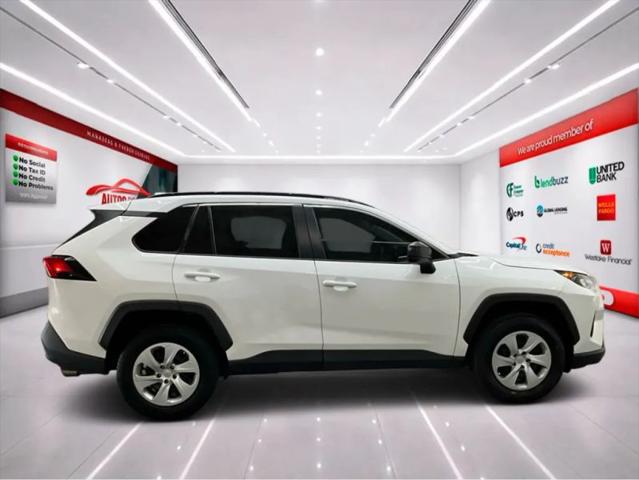 2020 Toyota RAV4 LE