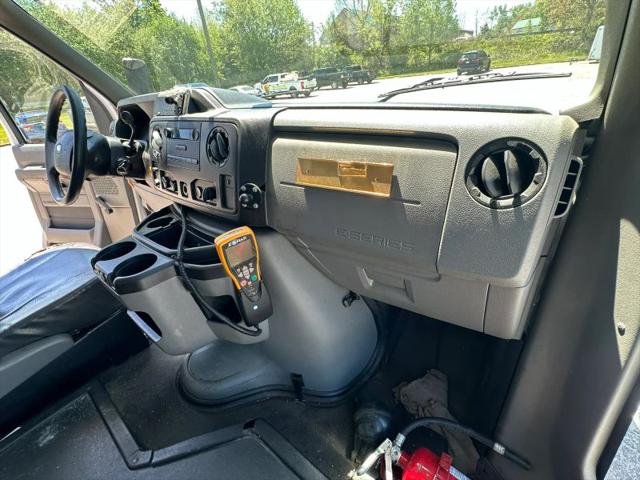 2013 Ford E-450 Cutaway Base