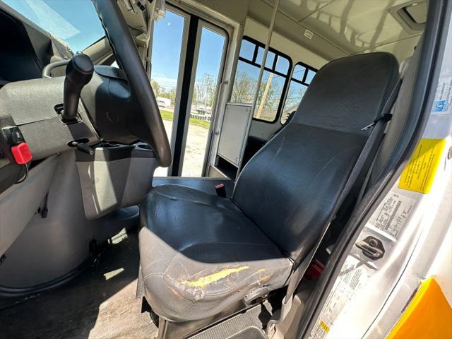 2013 Ford E-450 Cutaway Base