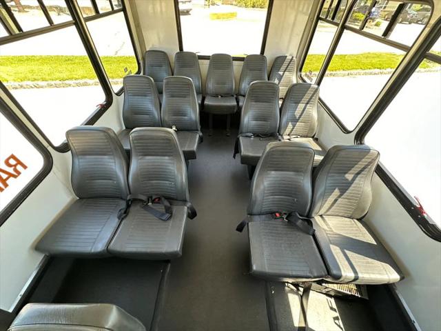 2013 Ford E-450 Cutaway Base