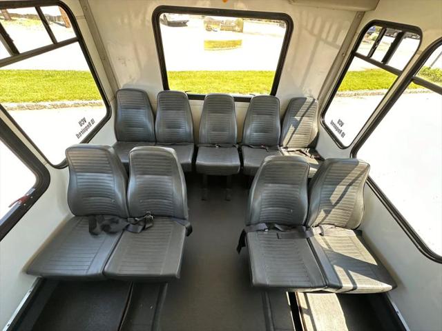 2013 Ford E-450 Cutaway Base
