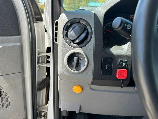 2013 Ford E-450 Cutaway Base