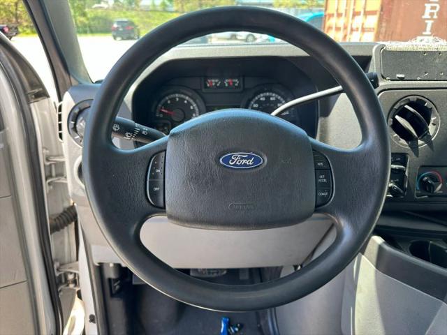 2013 Ford E-450 Cutaway Base