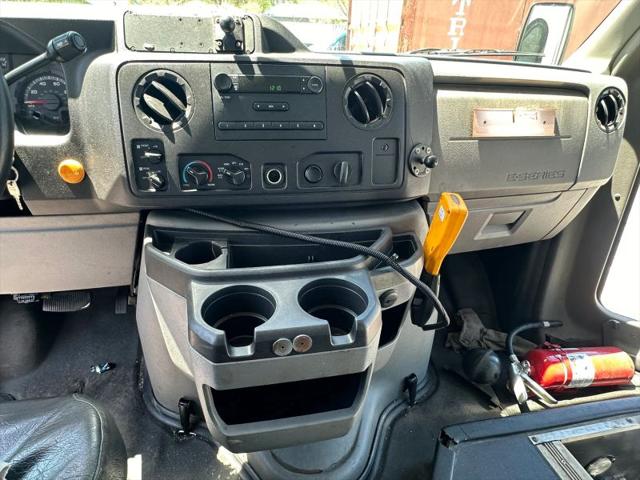 2013 Ford E-450 Cutaway Base