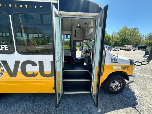 2013 Ford E-450 Cutaway Base