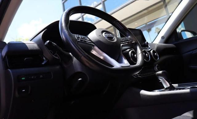 2021 Nissan Sentra SV Xtronic CVT