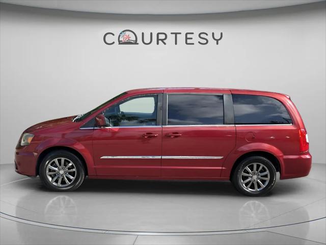 2015 Chrysler Town & Country S