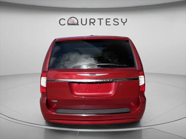 2015 Chrysler Town & Country S