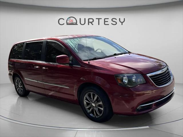 2015 Chrysler Town & Country S