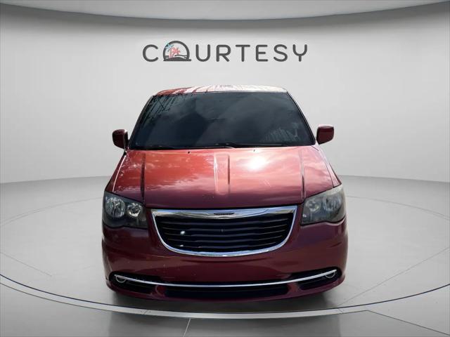 2015 Chrysler Town & Country S