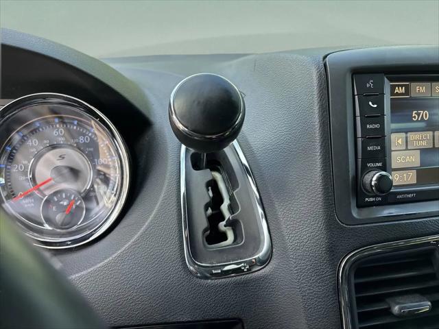 2015 Chrysler Town & Country S