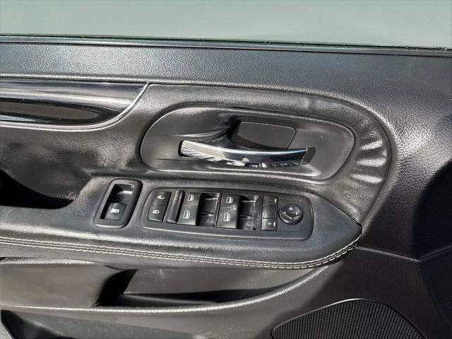 2015 Chrysler Town & Country S