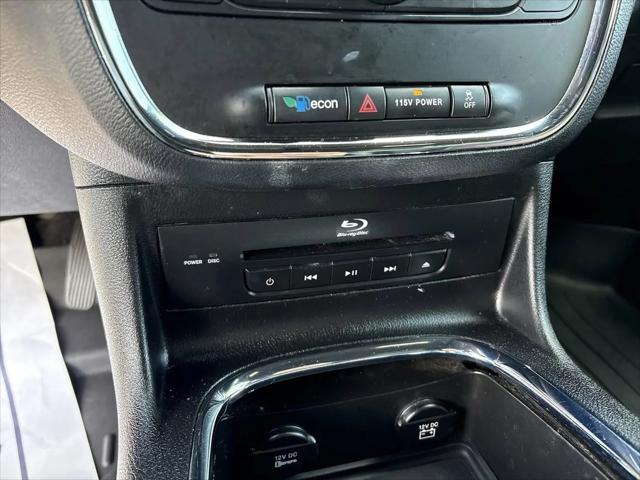 2015 Chrysler Town & Country S