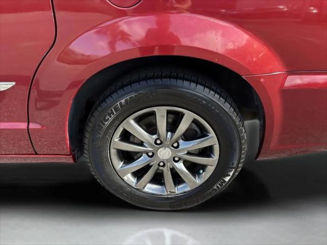 2015 Chrysler Town & Country S