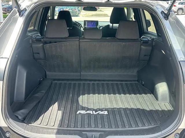2025 Toyota RAV4 Hybrid SE