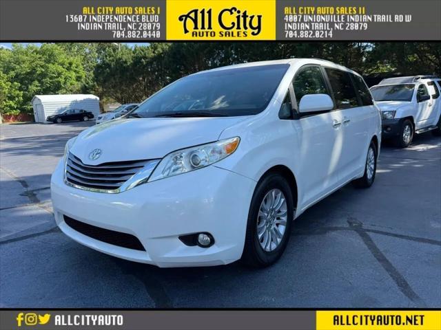 2015 Toyota Sienna XLE 8 Passenger