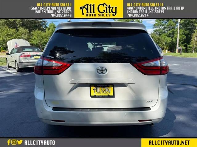 2015 Toyota Sienna XLE 8 Passenger