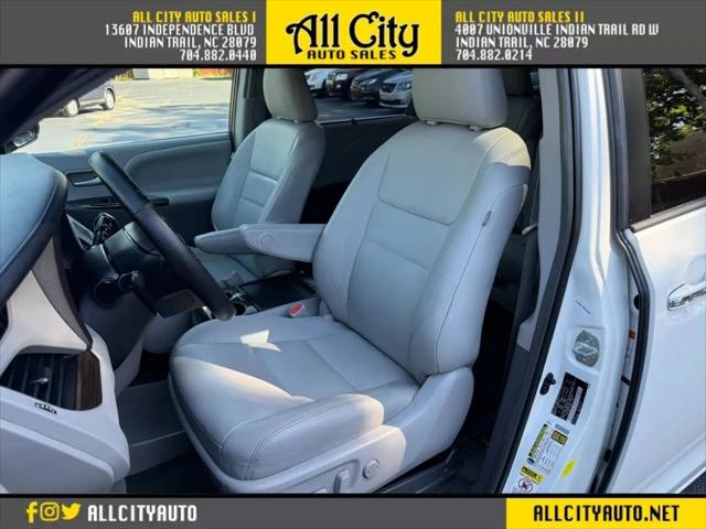 2015 Toyota Sienna XLE 8 Passenger