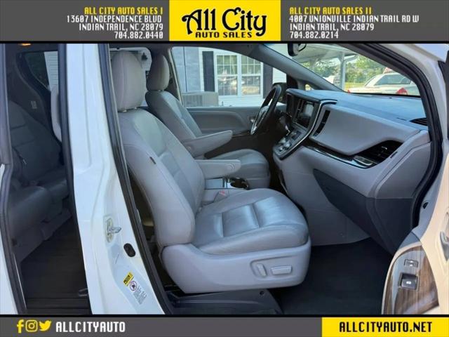 2015 Toyota Sienna XLE 8 Passenger