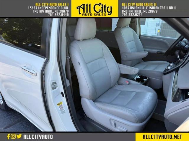 2015 Toyota Sienna XLE 8 Passenger