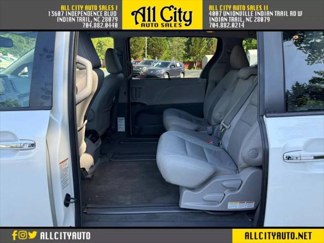 2015 Toyota Sienna XLE 8 Passenger