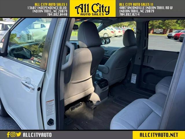 2015 Toyota Sienna XLE 8 Passenger