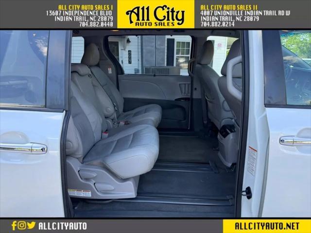 2015 Toyota Sienna XLE 8 Passenger