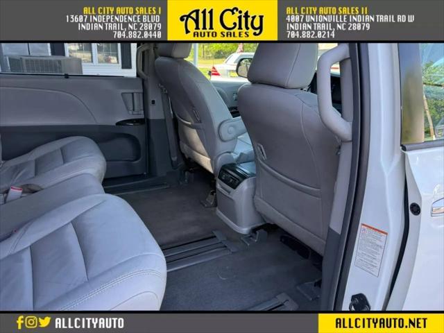 2015 Toyota Sienna XLE 8 Passenger
