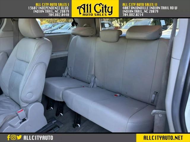 2015 Toyota Sienna XLE 8 Passenger