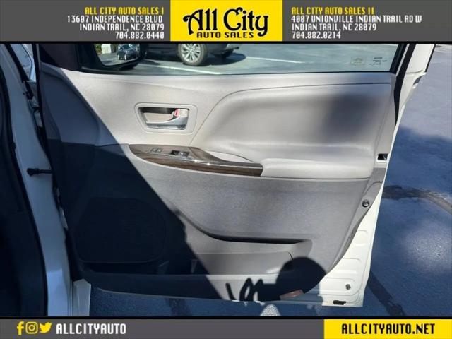 2015 Toyota Sienna XLE 8 Passenger