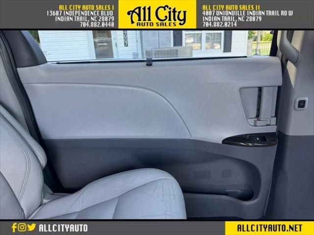 2015 Toyota Sienna XLE 8 Passenger