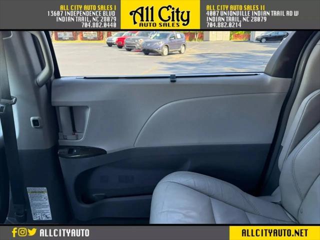 2015 Toyota Sienna XLE 8 Passenger