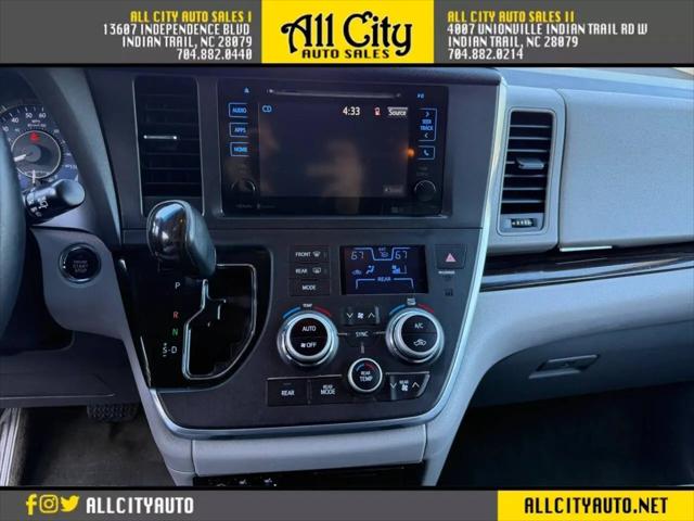 2015 Toyota Sienna XLE 8 Passenger