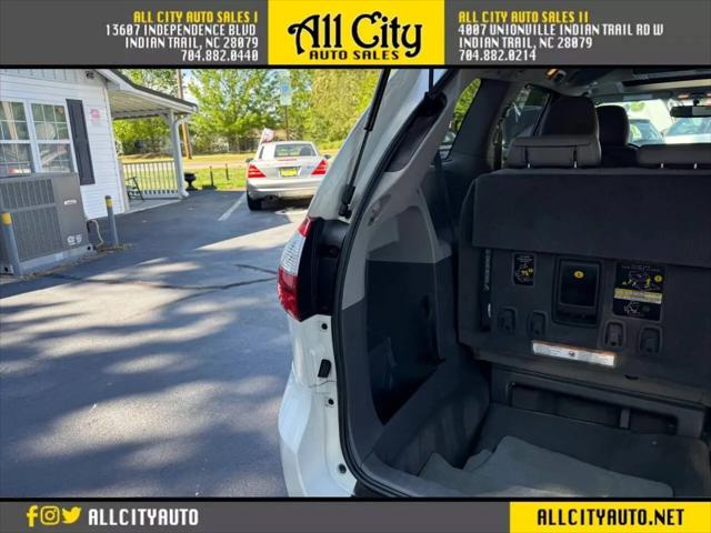 2015 Toyota Sienna XLE 8 Passenger