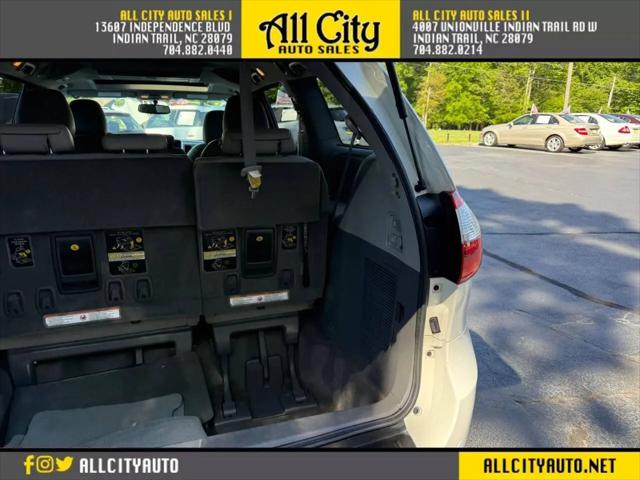 2015 Toyota Sienna XLE 8 Passenger