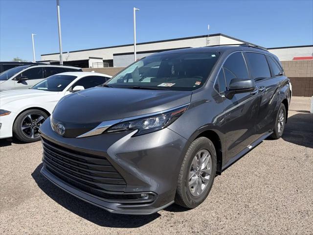 2025 Toyota Sienna XLE