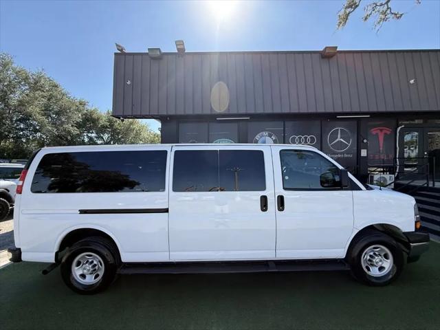 2023 Chevrolet Express Passenger RWD 3500 Extended Wheelbase LT