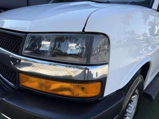 2023 Chevrolet Express Passenger RWD 3500 Extended Wheelbase LT