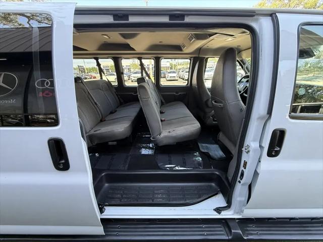 2023 Chevrolet Express Passenger RWD 3500 Extended Wheelbase LT