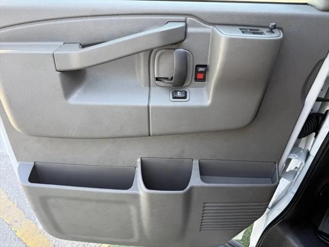 2023 Chevrolet Express Passenger RWD 3500 Extended Wheelbase LT