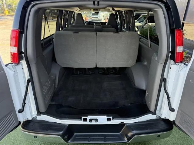 2023 Chevrolet Express Passenger RWD 3500 Extended Wheelbase LT