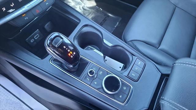2025 Cadillac XT4 FWD Premium Luxury