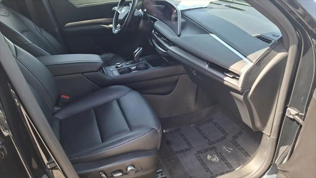 2025 Cadillac XT4 FWD Premium Luxury