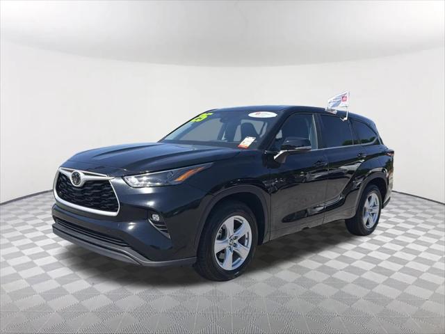 2025 Toyota Highlander LE