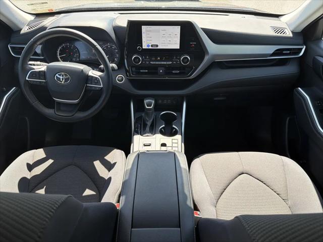 2025 Toyota Highlander LE