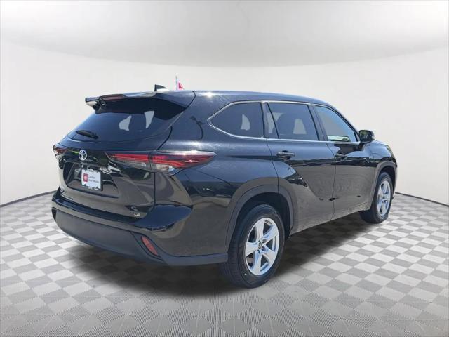 2025 Toyota Highlander LE